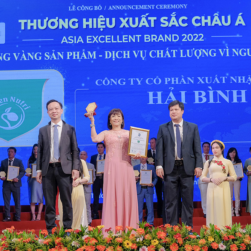 25 Beta Glucare đạt huy chương vàng sản phẩm chất lượng dịch vụ vì người tiêu dùng 2022