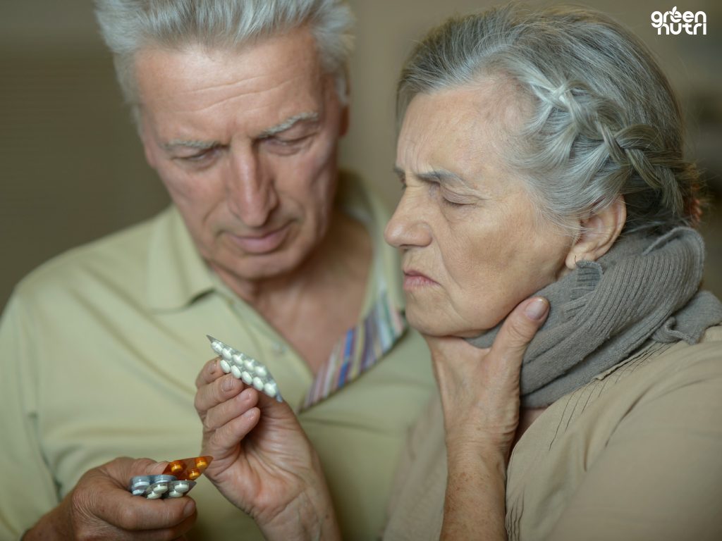 Hầu hết người lớn đều sẽ bị suy giảm chức năng nhai nuốt Uống thuốc